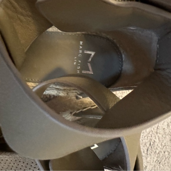 Stylish Tan Platform Wedge Sandals - Picture 5 of 5